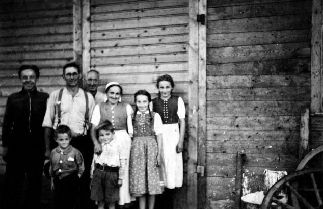 Wilhelm Bach mit seiner Familie 1954